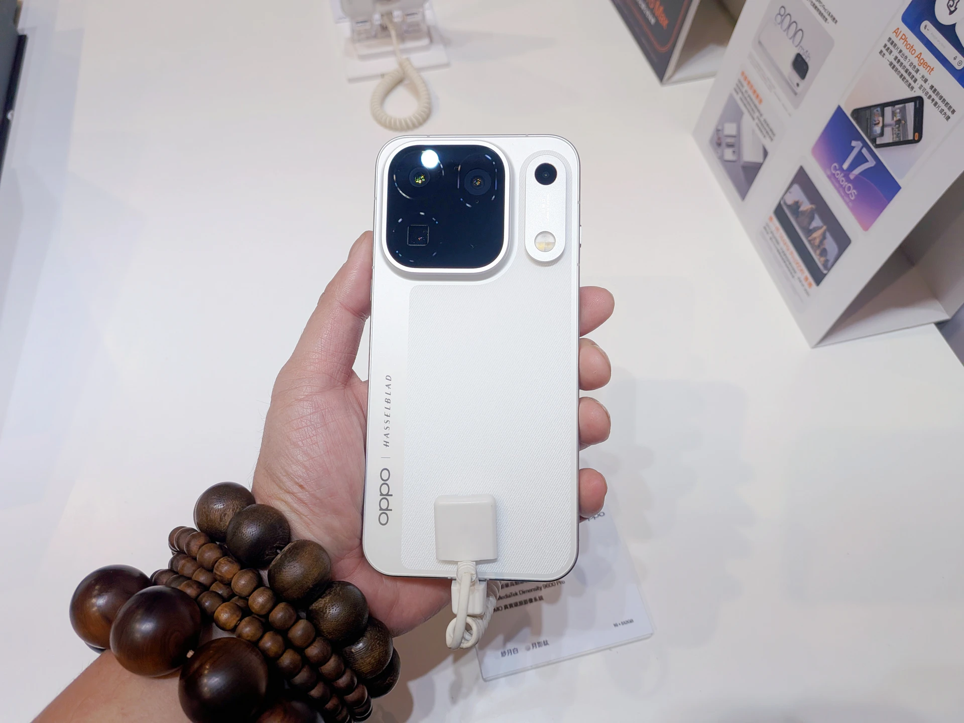 全球首款三顆2億畫素鏡頭！Find X10 Pro Max登台　標準版也支援哈蘇增距鏡
