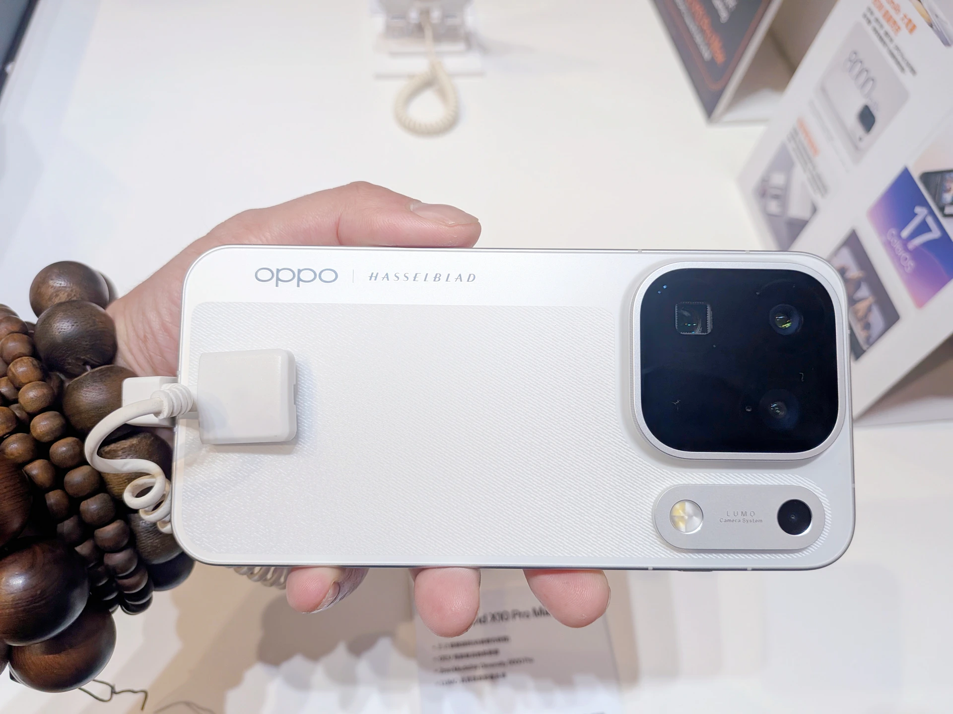 全球首款三顆2億畫素鏡頭！Find X10 Pro Max登台　標準版也支援哈蘇增距鏡