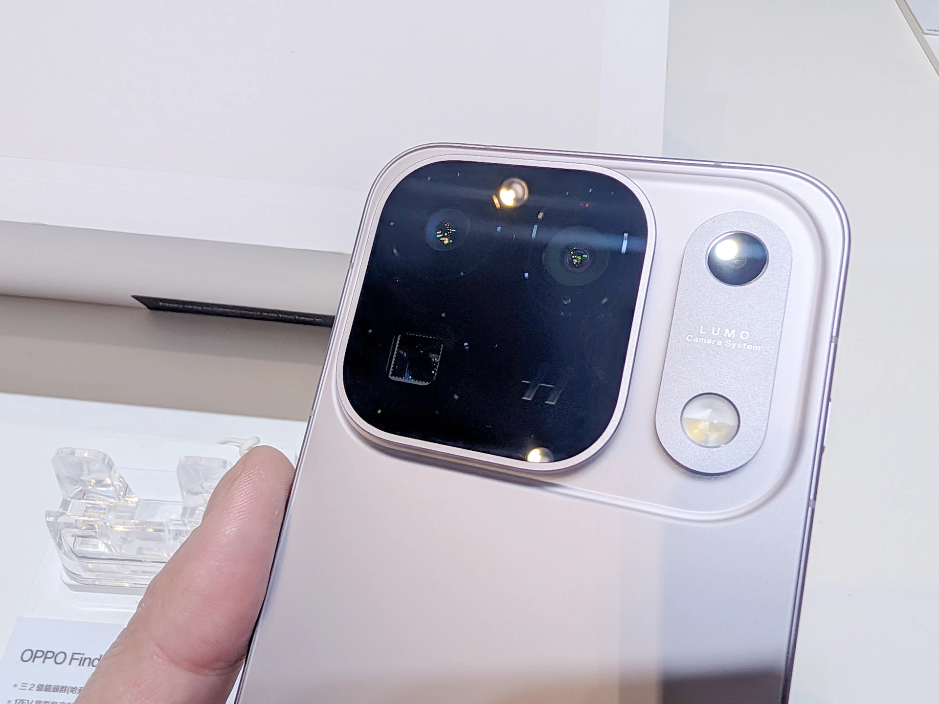 全球首款三顆2億畫素鏡頭！Find X10 Pro Max登台　標準版也支援哈蘇增距鏡