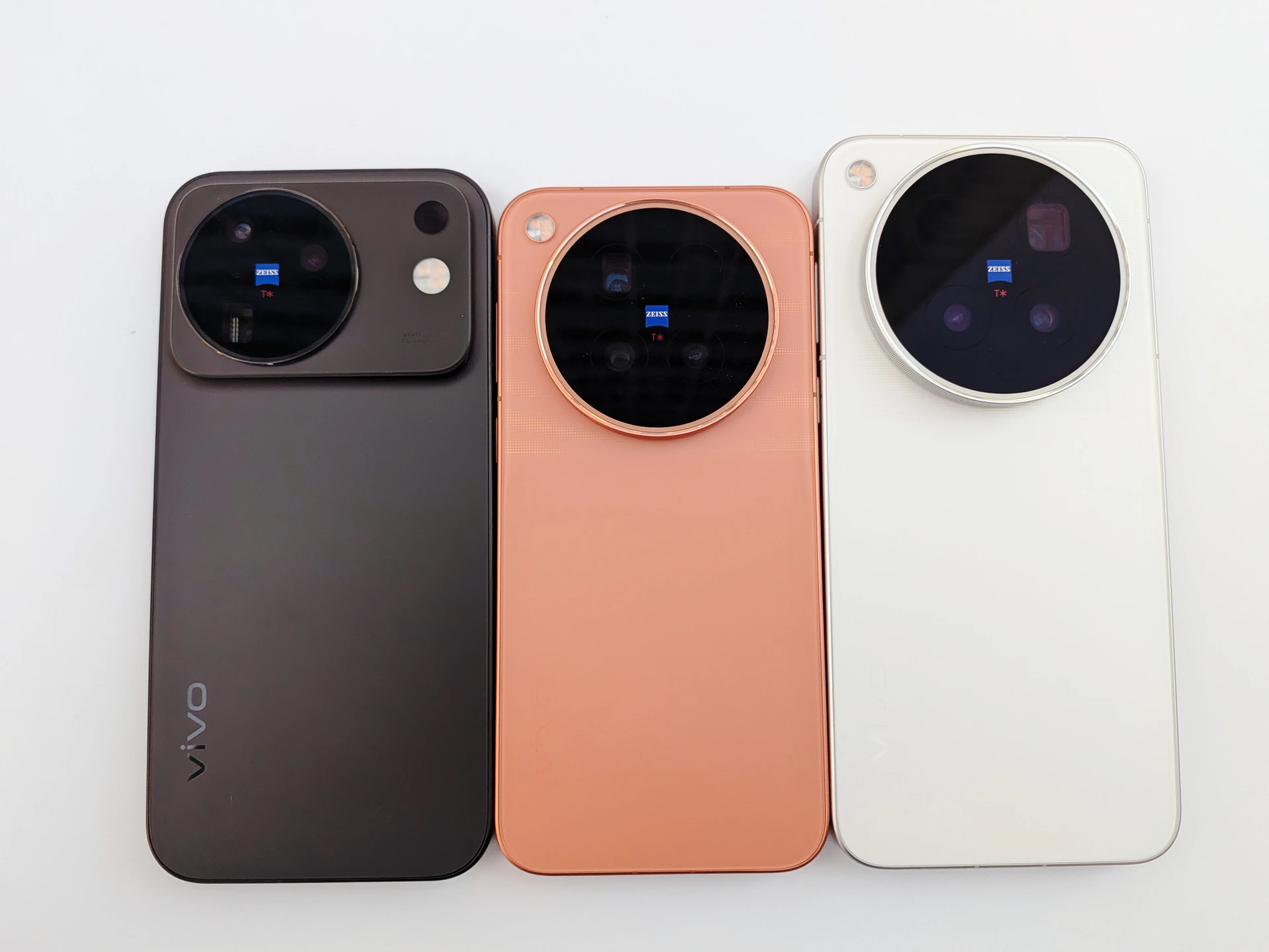 拍照第一錄影唯一!vivo X500系列登台 Apple生態系直接打通了!