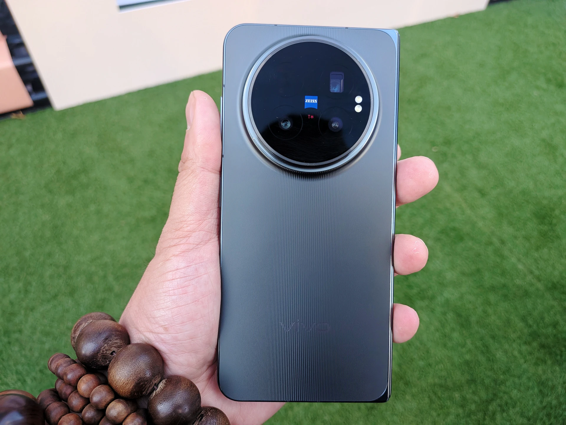 拍照第一錄影唯一!vivo X500系列登台 Apple生態系直接打通了!